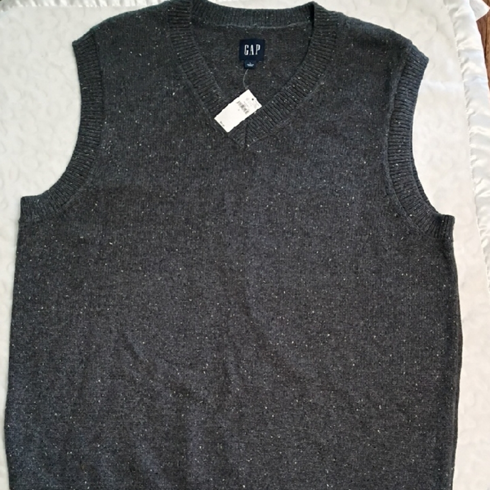 GAP Men's Charcoal V-Neck Sweater Vest